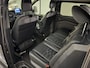 Ford Transit Custom 320 2.0 TDCI L2H1 Platinum Edition met o.a. een trekhaak, dodehoek detectie, elektrisch verwarmbare voorstoelen en een elektrisch verwarmbare voorruit