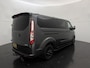 Ford Transit Custom 320 2.0 TDCI L2H1 Platinum Edition met o.a. een trekhaak, dodehoek detectie, elektrisch verwarmbare voorstoelen en een elektrisch verwarmbare voorruit