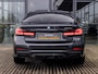 BMW 5-Serie M550i xDrive High Executive | HARMAN KARDON | COMFORT ACCES | BMW LASER LIGHT | 20 INCH | SCHUIF-KANTELDAK | ADAPTIVE CRUISE CONTROL | VOLLEDIG BMW DEALER ONDERHOUDEN | SOPHISTO GRAU |