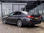 BMW 5-Serie M550i xDrive High Executive | HARMAN KARDON | COMFORT ACCES | BMW LASER LIGHT | 20 INCH | SCHUIF-KANTELDAK | ADAPTIVE CRUISE CONTROL | VOLLEDIG BMW DEALER ONDERHOUDEN | SOPHISTO GRAU |