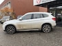 BMW X1 sDrive20i Executive X-Line // LED // LEDER // HEAD-UP DISPLAY // ELEK. ACHTERKLEP // NAVI // PDC V+A //