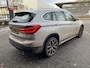BMW X1 sDrive20i Executive X-Line // LED // LEDER // HEAD-UP DISPLAY // ELEK. ACHTERKLEP // NAVI // PDC V+A //
