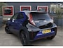 Toyota Aygo X 1.0 VVT-i MT Premium | Elektrisch vouwdak | Stoelverwarming | LM velgen | Camera | Climate Control | Parkeersensoren |