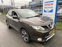 Nissan Qashqai 1.2 DiG-T Tekna met o.a. panoramadak, stoelverwarming, leer, navigatie, trekhaak, etc.