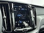 Volvo XC60 2.0 T6 Plug-in hybrid AWD Plus Dark | Trekhaak | PDC + 360 camera | Panoramadak | Stoel + Stuurverwarming | Stoelgeheugen | Lederen bekleding |