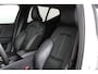 Volvo XC40 1.5 T4 Recharge R-Design Expression | Keyless start | Plug-in Hybride | Apple carplay | 17 inch lichtmetalen velgen |