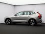 Volvo XC60 T6 AWD Plug-in hybrid AWD Plus Dark / Trekhaak / Pan. dak / Elektr. bed. stoelen / Stoel+stuur+achterbankverwarming
