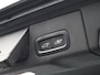 Volvo XC60 T6 AWD Plug-in hybrid AWD Plus Dark / Trekhaak / Pan. dak / Elektr. bed. stoelen / Stoel+stuur+achterbankverwarming