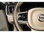 Volvo XC60 2.0 T8 Plug-in hybrid AWD Ultimate Dark Pano Lucht HuD H&K Memory El.Haak Massage/Koeling Keyless Bliss
