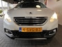 Peugeot 2008 1.6 VTi Féline / Panodak / Navi / Lederen bekleding / Trekhaak / Sportwielen