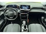 Peugeot e-208 EV Style 50 kWh 100% Elektrisch | Parkeersensor | Camera | Cruise Control | Mirror Link / Apple Carplay | Licht Metalen Velgen | 1e eigenaar