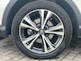 Nissan Qashqai 1.3 DIG-T Tekna / Dealeronderhouden / Trekhaak (1500kg) / Panoramadak / Stuur- & Stoelverwarming / Rondzichtcamera / Adaptieve Cruise Control / Voorruitverwarming / Navigatie / Apple Carplay/Android Auto / Climate Control /