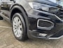 Volkswagen T-Roc 1.5 TSI Sport | LED | Camera | Navi | Cruise C. | St.kachel |