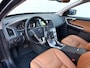 Volvo XC60 2.0 T5 R-Design * DEALER ONDERHOUDEN * TREKHAAK * PANORAMA * LEER *