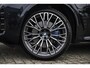BMW X5 xDrive50e Hybride | Uniek | M Sport | Individual | B&W | Panodak | 4WS | Trekhaak | 22 inch | NL auto |