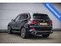 BMW X5 xDrive50e Hybride | Uniek | M Sport | Individual | B&W | Panodak | 4WS | Trekhaak | 22 inch | NL auto |