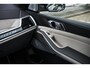 BMW X5 xDrive50e Hybride | Uniek | M Sport | Individual | B&W | Panodak | 4WS | Trekhaak | 22 inch | NL auto |