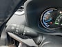 Toyota RAV4 2.5 HYBRID AWD BLACK-EDITION JBL-AUDIO STOELVERW NAVI 1650 KG TREKGEWICHT BLUETOOTH PARK-SENSOREN ELEK-ACHTERKLEP DRAADLOOS-LADEN