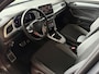 Volkswagen T-Roc 1.5 TSI 150PK EVO ADAP.CRUISE LED VIR.COCKPIT STOEL/.VERW. CAMERA TREKHAAK LMV 03.2025 HALF LEDER DODE.HOEK.DET "Volkswagen rijden begint bij Topautos.nl – 75 topmodellen direct op voorraad!"