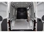Volkswagen Crafter 2.0 TDI L3H3 Highline MY25 AUTOMAAT LED TREKHAAK GEVEERDE STOEL