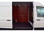 Volkswagen Crafter 2.0 TDI L3H3 Highline 140 PK LED TREKHAAK NAVI BETIMMERING