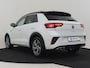Volkswagen T-Roc R-Line 150pk DSG/AUTO | Trekhaak | Park assit | Adaptief cruise control | Camera achter | Navigatie | App connect |  Stoelverwarming | 17"LMV