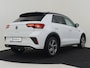 Volkswagen T-Roc R-Line 150pk DSG/AUTO | Trekhaak | Park assit | Adaptief cruise control | Camera achter | Navigatie | App connect |  Stoelverwarming | 17"LMV