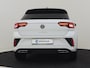 Volkswagen T-Roc R-Line 150pk DSG/AUTO | Trekhaak | Park assit | Adaptief cruise control | Camera achter | Navigatie | App connect |  Stoelverwarming | 17"LMV