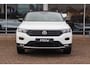 Volkswagen T-Roc 1.5 TSI 150pk DSG Sport | Navigatie | Camera | PDC | Trekhaak