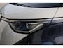 Volkswagen ID. Buzz Pro 8 Intro 77kWh 204PK / 150kW, Achteruitrijcamera (rear view), elektrisch uitklapbare trekhaak, DAB+, Lane Assist, adaptieve cruise control (acc), grootlichtassistent, 21'' LMV, draadloos telefoon opladen, geluidsimulator, verwarmbare vooruit, Apple Carplay & Android Auto, elektrisch verstel-, verwarm- en inklapbare buitenspiegels (spiegel pakket)