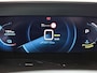 Peugeot e-2008 SUV EV Allure Pack 50 kWh 136pk | Accu SOH 92,6% | Navigatie | Achteruitrijcamera | 3D Cockpit | Climate Control | Cruise Control | Parkeersensoren v+a | Keyless start | Draadloze telefoonlader | Bluetooth | Apple CarPlay / Android Auto | DAB+ radio | Elektrisch inklapbare spiegels | Donker getint glas | 17" lichtmetalen velgen |
