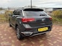 Volkswagen T-Roc 1.5 TSI Active uitvoering / Carplay / Etc..