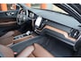 Volvo XC60 T8 Recharge AWD Inscription | Panoramadak | Parkeercamera | Stoelverwarming | BLIS | Pilot Assist | Trekhaak | Leder | Keyless