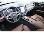 Volvo XC60 T8 Recharge AWD Inscription | Panoramadak | Parkeercamera | Stoelverwarming | BLIS | Pilot Assist | Trekhaak | Leder | Keyless