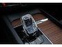 Volvo XC60 T8 Recharge AWD Inscription | Panoramadak | Parkeercamera | Stoelverwarming | BLIS | Pilot Assist | Trekhaak | Leder | Keyless