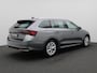Skoda Octavia Combi 1.5 TSI MHEV Business Edition Plus 150PK DSG Achterruitrijcamera, Adaptieve Cruise Control, Stoelverwarming voor & achter, Stuurwielverwarming, Alarm, Keyless, Full LED, Lane Assist, Navi via Apple Carplay/ Android Auto, 17" LM Velgen