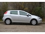 Fiat Punto Evo 0.9 TwinAir 101pk Lounge | NL-auto | 5 deuren | Climate control | Stof/Alcantara bekleding | Lichtmetalen velgen | Elek. ramen | Centr. deurvergr. | Metallic lak | Parkeersensoren | Trekhaak |