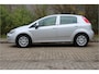 Fiat Punto Evo 0.9 TwinAir 101pk Lounge | NL-auto | 5 deuren | Climate control | Stof/Alcantara bekleding | Lichtmetalen velgen | Elek. ramen | Centr. deurvergr. | Metallic lak | Parkeersensoren | Trekhaak |
