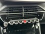 Peugeot 2008 GT 1.2 PureTech 130PK EAT8 Automaat Navigatie, Rondomzichtcamera, Keyless, Panoramadak, Alcantara, Stoelverwarming, Massage