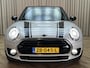 MINI Clubman Mini 1.5 Cooper 136PK / Sportstoelen + -verwarmd / LED / Two Tone Black / Cruise / Keyless / Navi / Org. NL + NAP