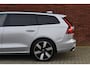 Volvo V60 T6 350PK Plug-in hybrid AWD Plus Dark | Harman & Kardon | 19 inch velgen |