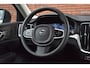 Volvo V60 T6 350PK Plug-in hybrid AWD Plus Dark | Harman & Kardon | 19 inch velgen |