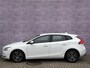 Volvo V40 1.5 T2 Edition+ | Nieuw Binnen! | Automaat | Standkachel | Trekhaak | Stoelverwarming | Volvo on Call | Regensensor | Dealer onderhouden |