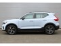 Volvo XC40 B4 Automaat Plus Dark | Trekhaak | Stoel- en Stuurverwarming | Adaptieve Cruise Control | Pilot Assist | Elektrische Voorstoelen | Achteruitrijcamera | Harman Kardon Audio