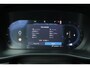 Volvo XC40 B4 Plus Dark | Trekhaak | Stoel- en Stuurverwarming | Adaptieve Cruise Control | Pilot Assist | Elektrische Voorstoelen | Achteruitrijcamera | Harman Kardon Audio