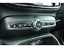 Volvo XC40 B4 Automaat Plus Dark | Trekhaak | Stoel- en Stuurverwarming | Adaptieve Cruise Control | Pilot Assist | Elektrische Voorstoelen | Achteruitrijcamera | Harman Kardon Audio