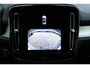 Volvo XC40 B4 Automaat Plus Dark | Trekhaak | Stoel- en Stuurverwarming | Adaptieve Cruise Control | Pilot Assist | Elektrische Voorstoelen | Achteruitrijcamera | Harman Kardon Audio