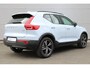 Volvo XC40 B4 Automaat Plus Dark | Trekhaak | Stoel- en Stuurverwarming | Adaptieve Cruise Control | Pilot Assist | Elektrische Voorstoelen | Achteruitrijcamera | Harman Kardon Audio