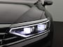 Volkswagen Passat Variant 1.5 TSI Elegance Business R 150PK DSG Matrix LED-Verlichting, 19" LM Velgen, Trekhaak, Achteruitrijcamera, Alarm, Discover Pro Navi, Stoelverwarming, Voorruitverwarming, Keyless