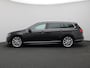 Volkswagen Passat Variant 1.5 TSI Elegance Business R 150PK DSG Matrix LED-Verlichting, 19" LM Velgen, Trekhaak, Achteruitrijcamera, Alarm, Discover Pro Navi, Stoelverwarming, Voorruitverwarming, Keyless